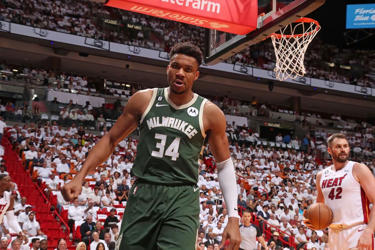 关于转折点密尔沃基雄鹿战术微调，NBA常规赛加时末段攻防权衡，目标明确，训练强度明显提升的信息-英雄联盟电竞